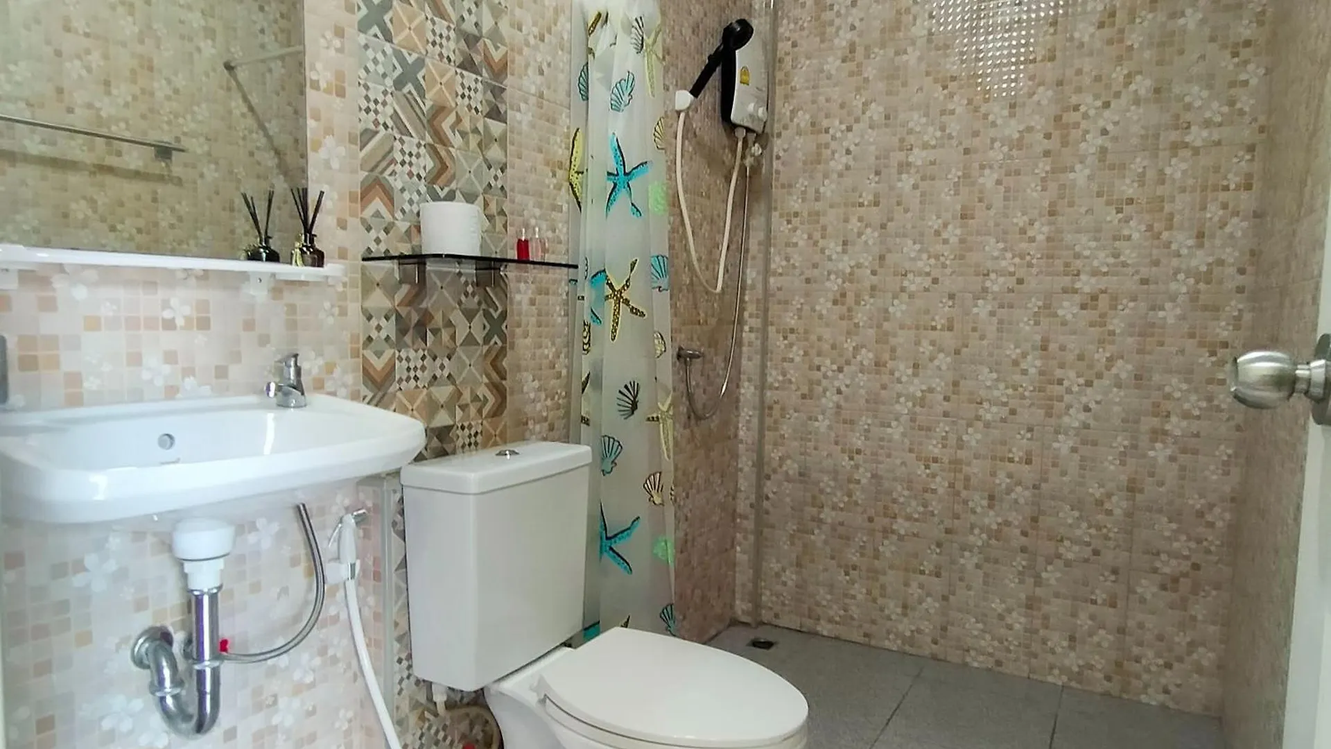 Davy Cottage Phuket Ban Riang 0*,